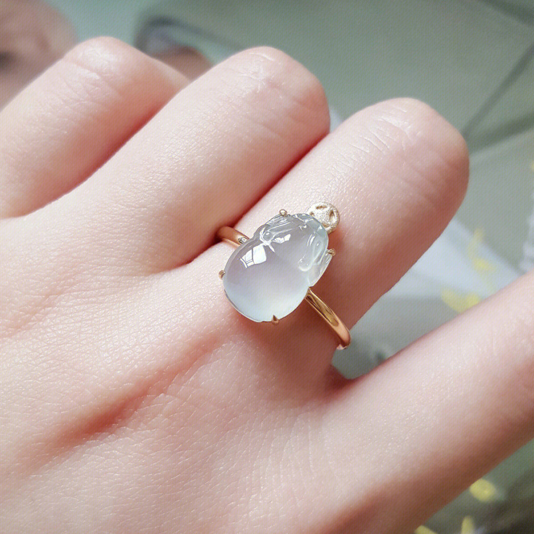招财貔貅戒指的戴法图片