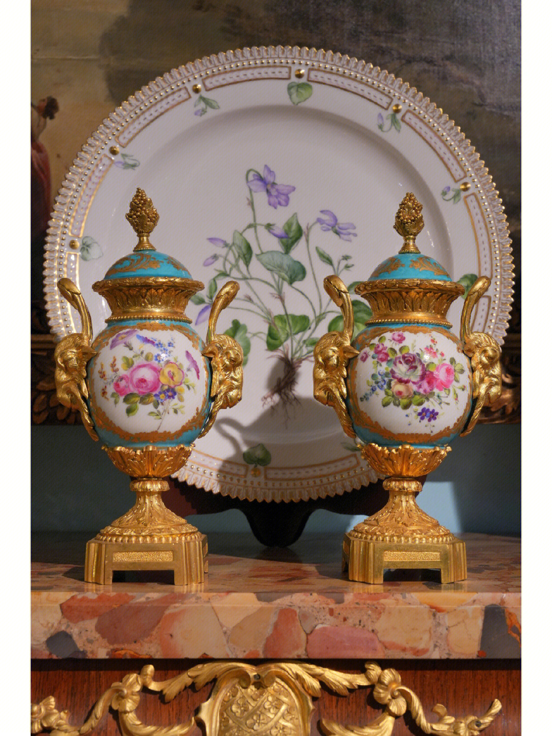 古董花瓶19世纪法国塞弗尔瓷器的典雅