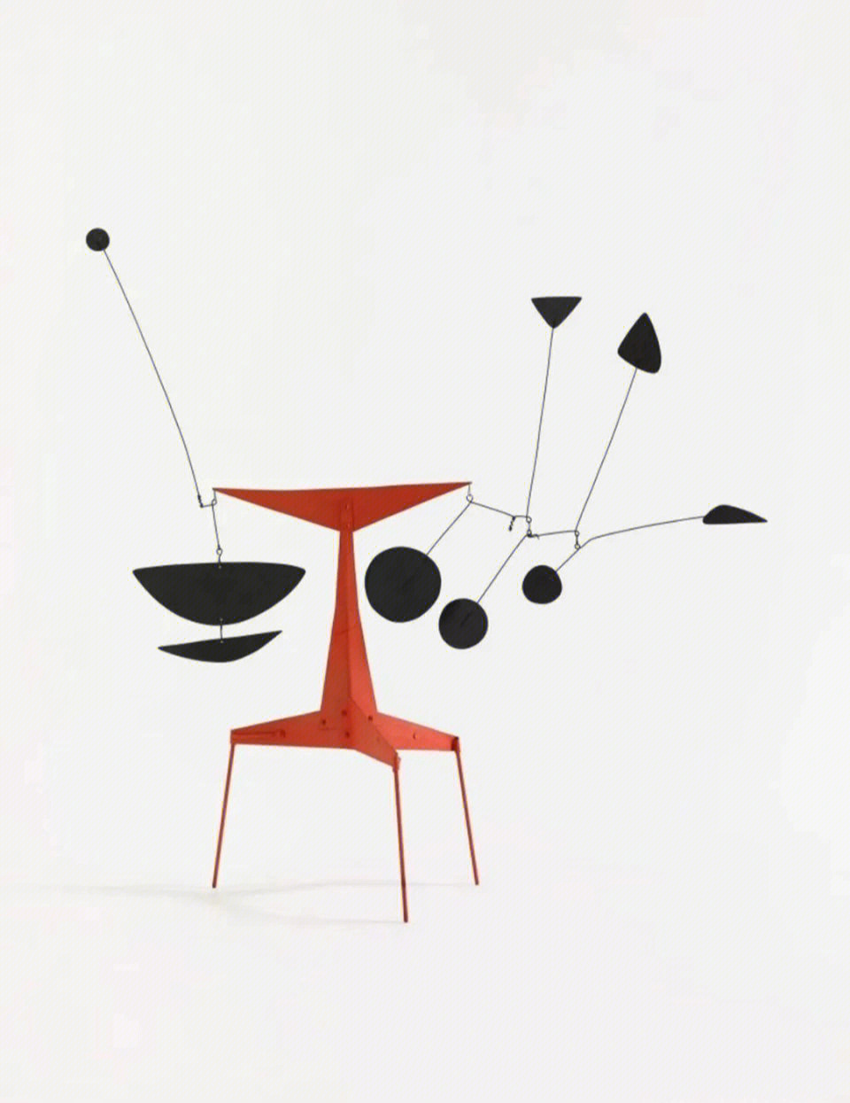 纤细轻盈的动态雕塑alexandercalder