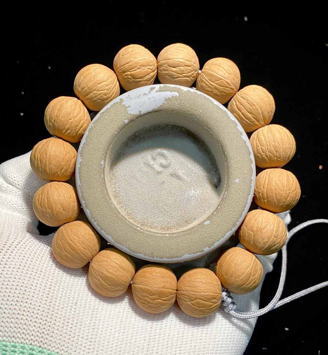 聚宝盆17mm,头中头尖中尖货,猴头核桃新籽,边肚高误差各在0.