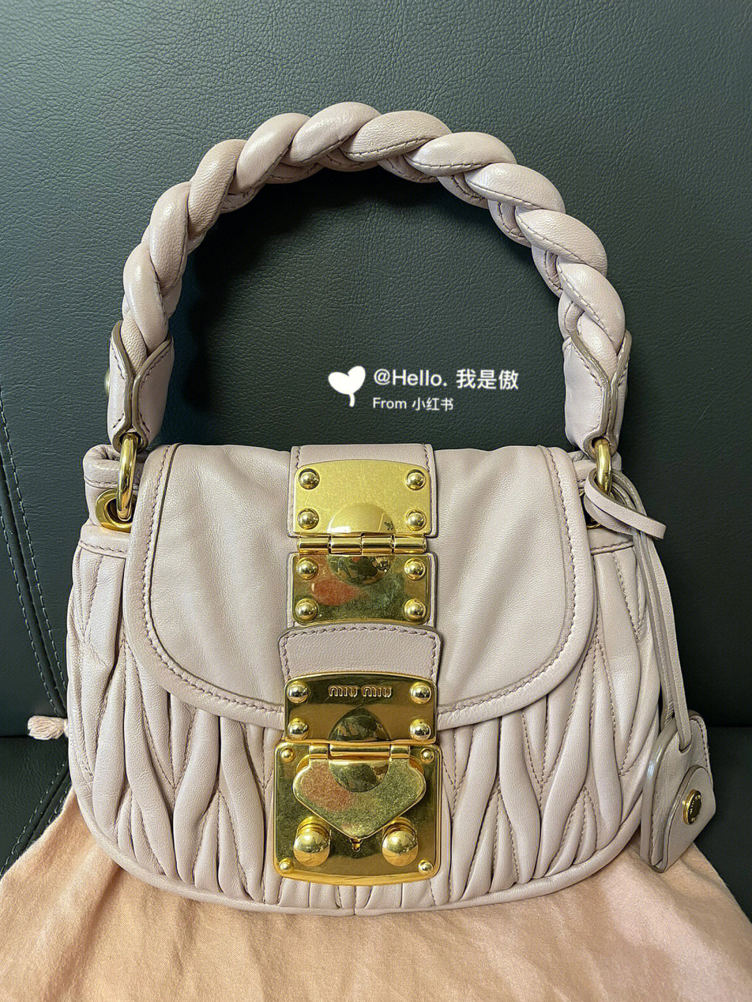 miumiu老款包包图片