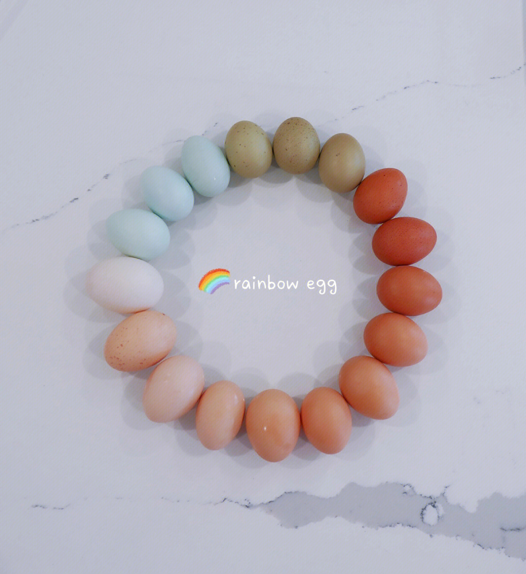 鸡蛋上画彩虹图片