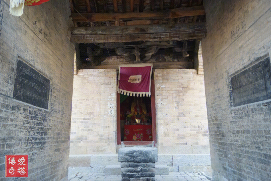 山西平顺车当村观音圣母堂,和佛头寺在同一个村,只有一间的悬山顶小殿