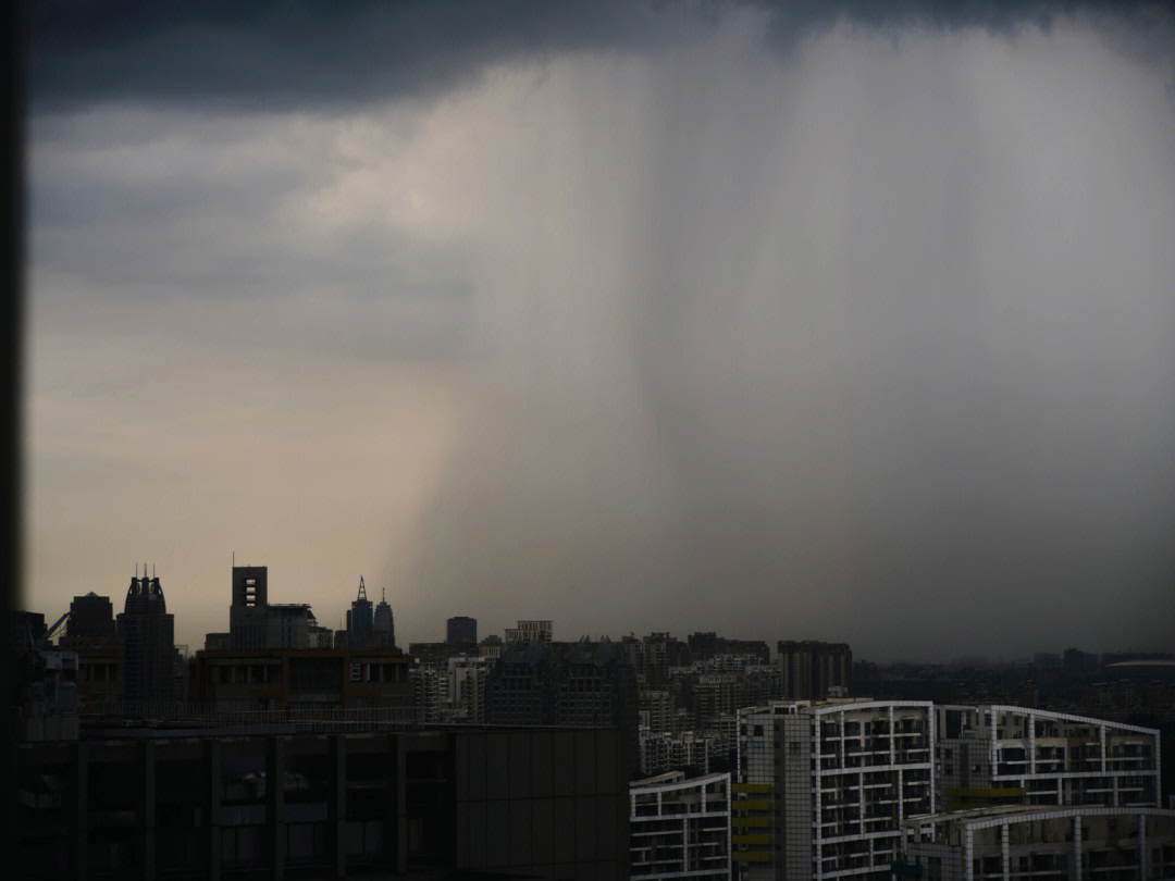 上海雷阵雨图片图片