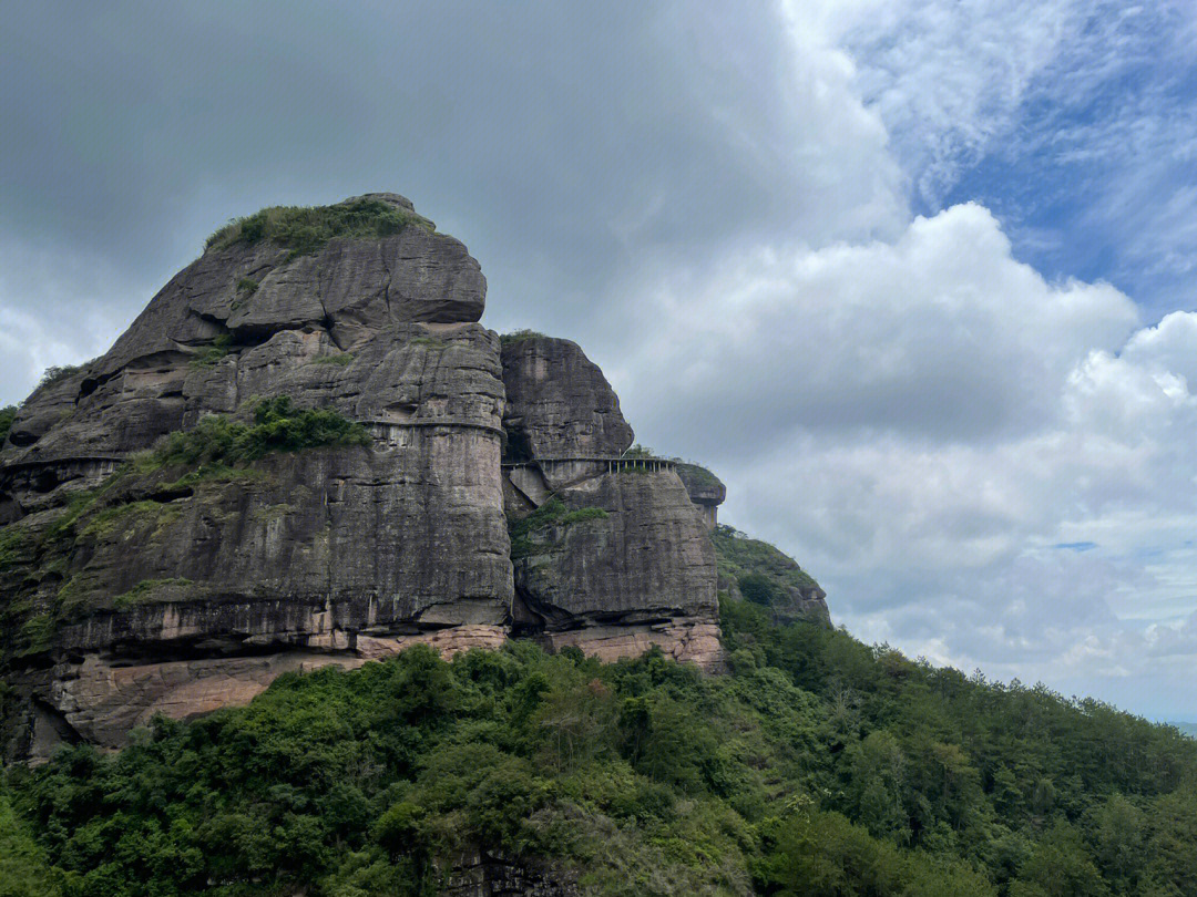 霍山屋脊山图片