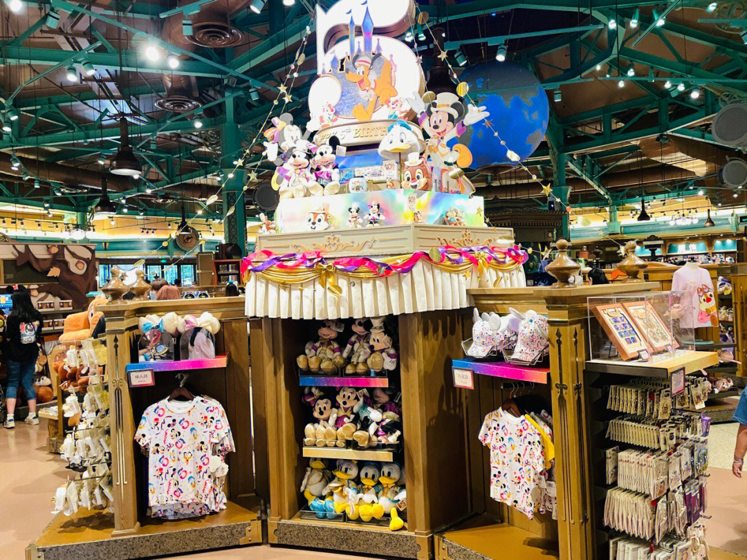 上海迪士尼纪念品商店图片