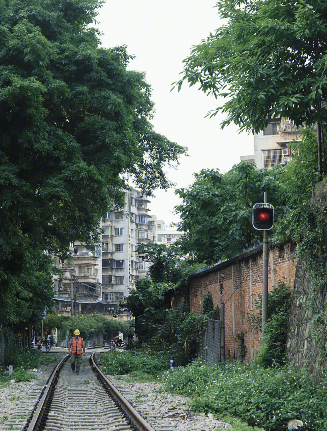 废弃铁路拍照图片