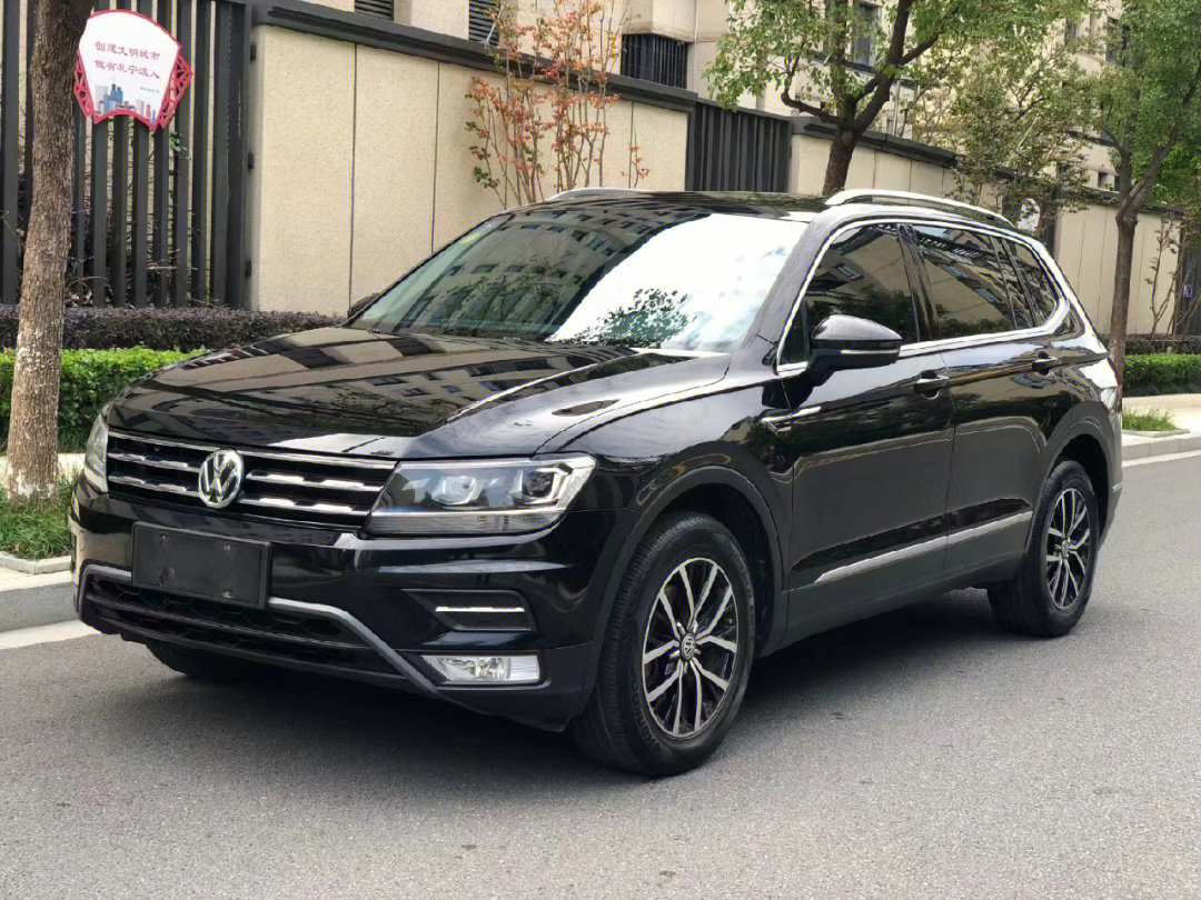 18年大众途观l,1.8t豪华版,个人一手车,无钥匙进入,一键启动