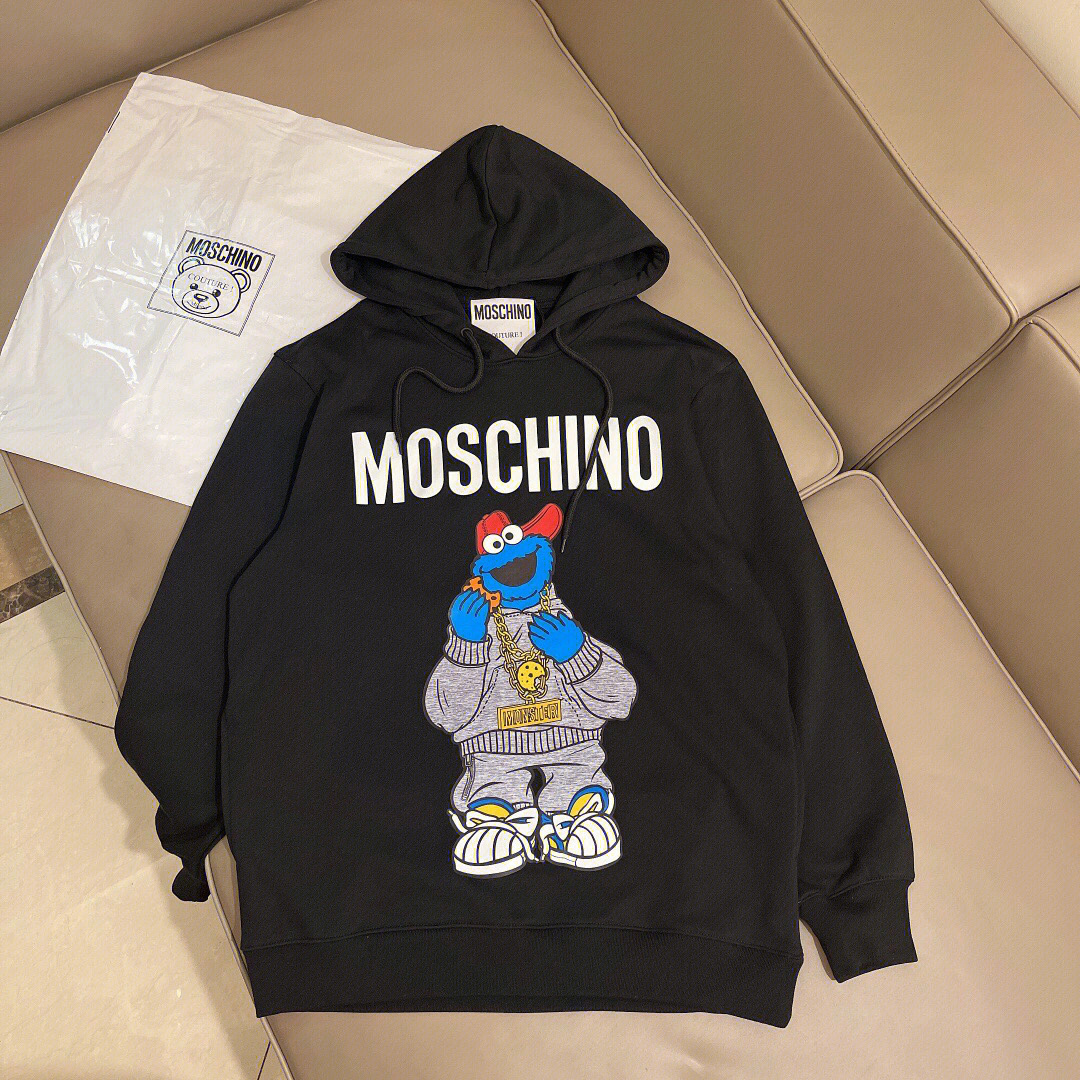 moschino卫衣上身图片