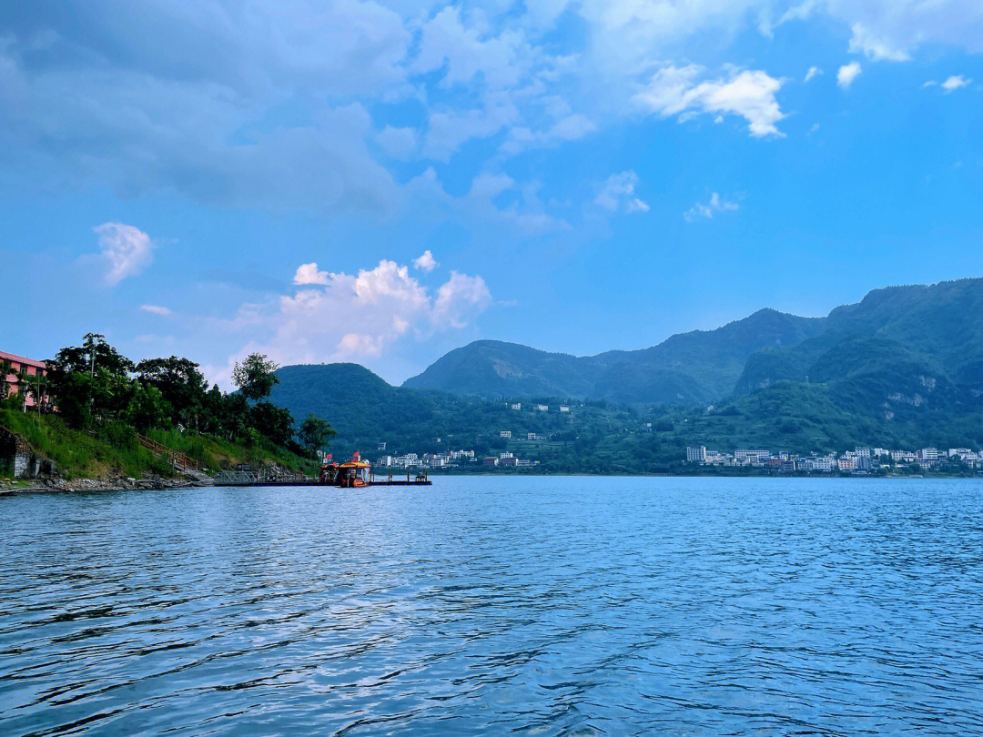 凉山璀璨明珠雷波马湖