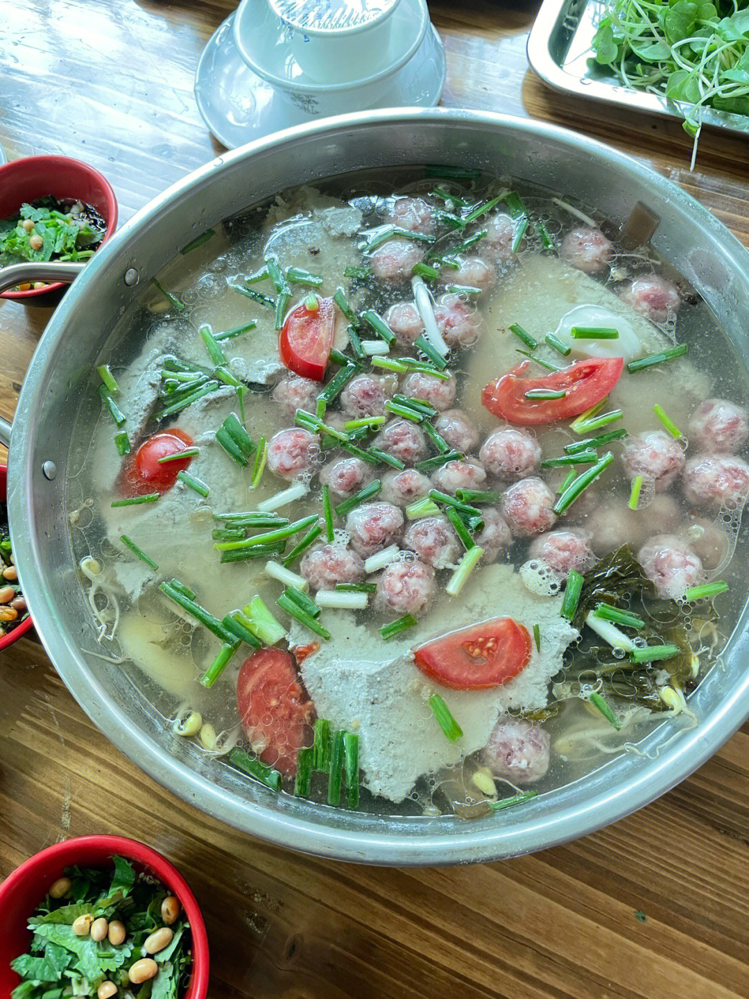 黑豆花肉圆子火锅