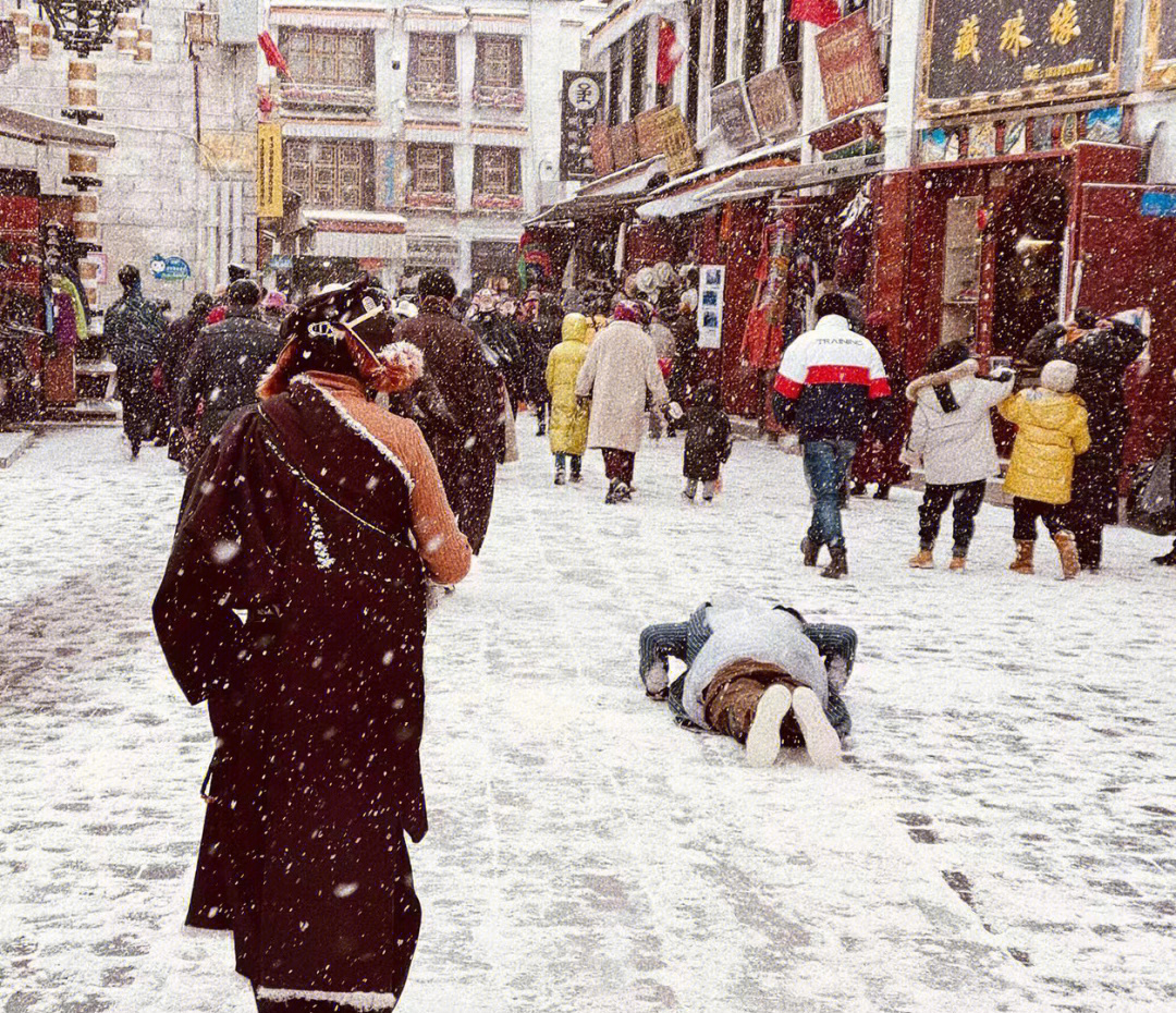 下雪的拉萨