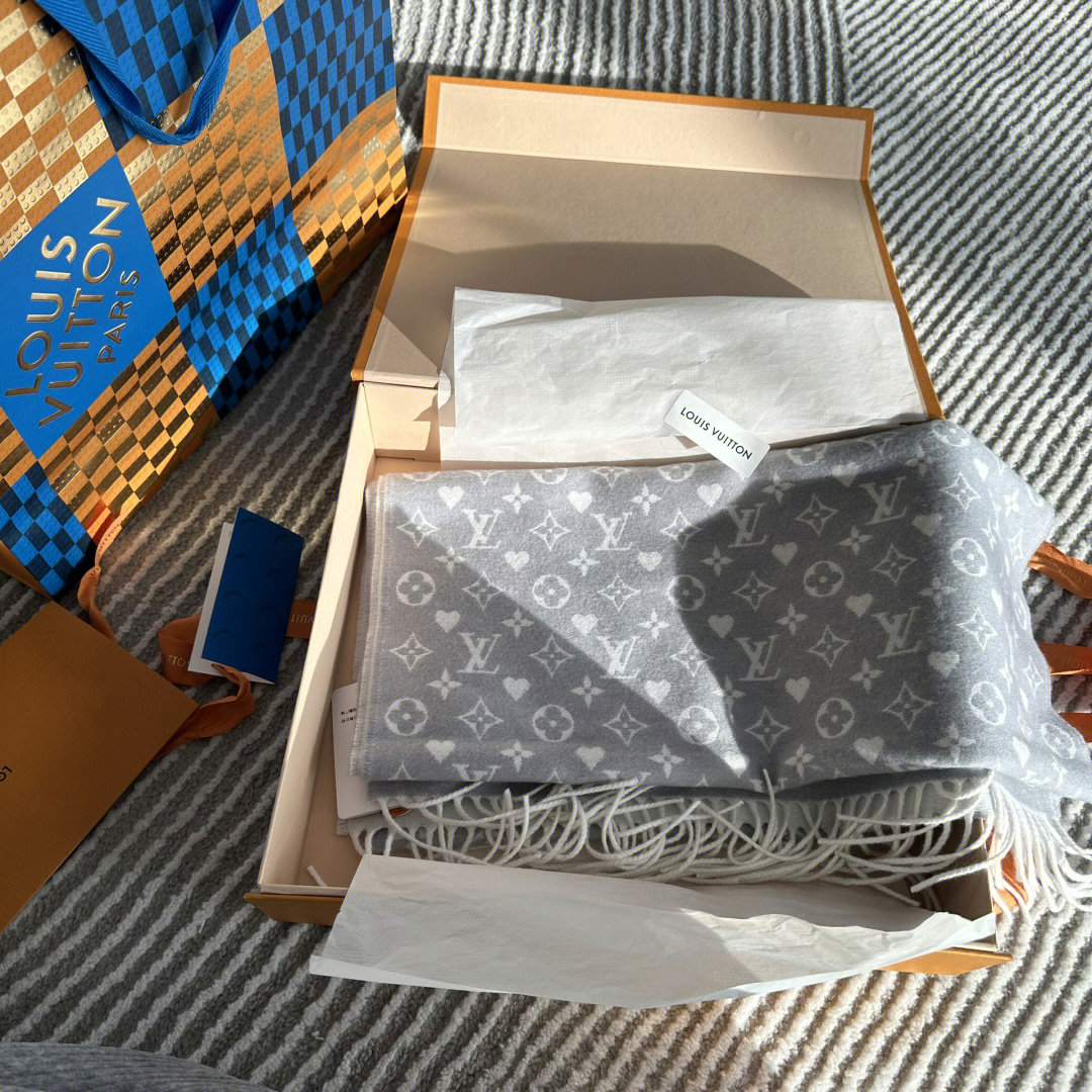 lv围巾正品包装盒图片图片