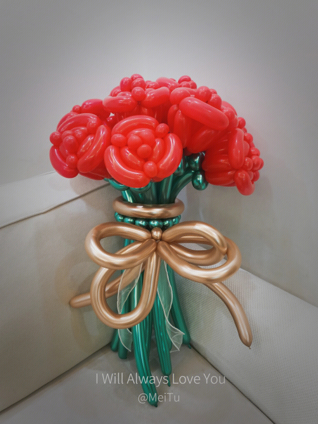 气球玫瑰花束