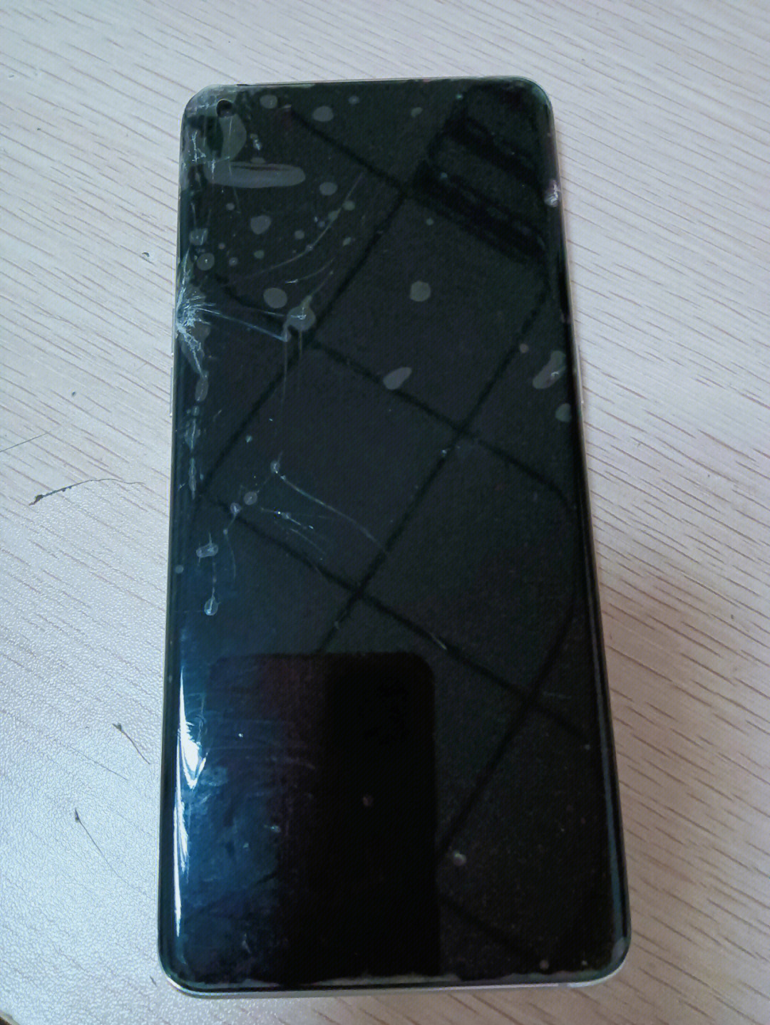 手机摔碎真实图片,OPPO图片