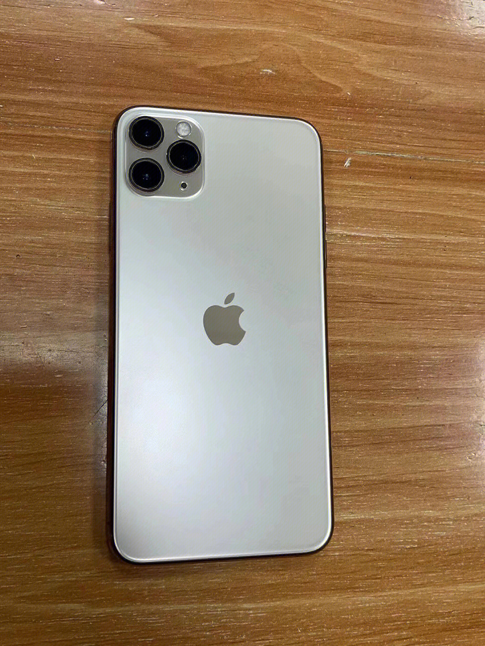 iphone11pro金色实拍图片