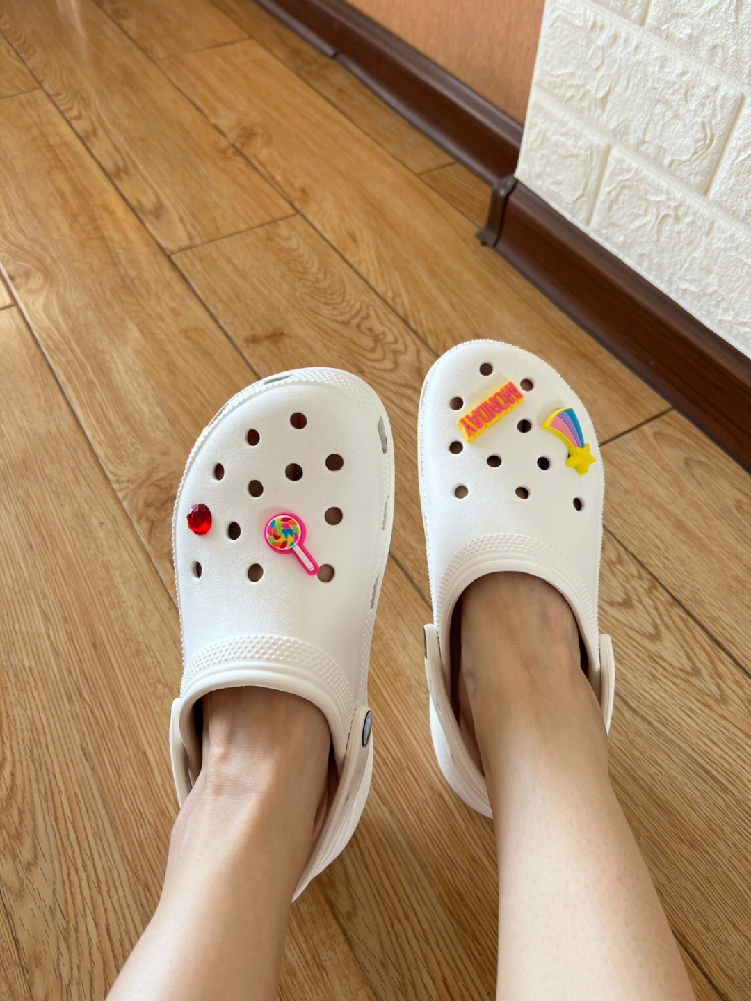 crocs洞洞鞋