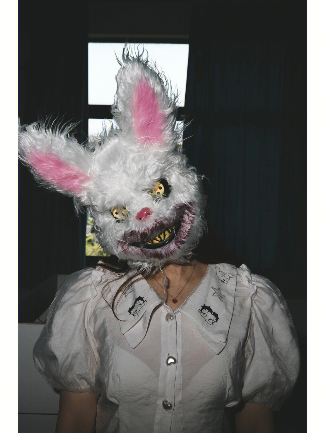 恐怖兔人的照片图片