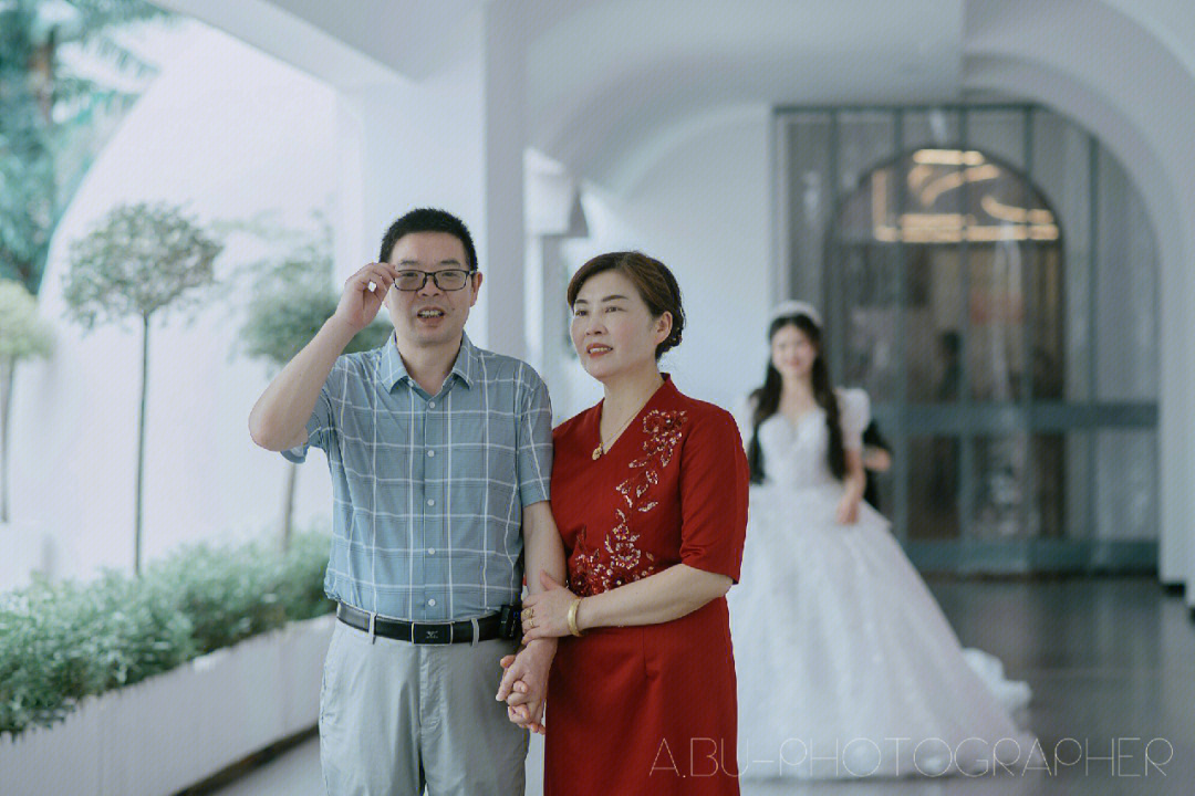 婚礼上给爸爸妈妈的firstlook