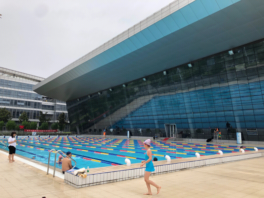 这样便宜的日子一去不复返了,徐州奥体游泳馆涨价了,变成了和南京奥体
