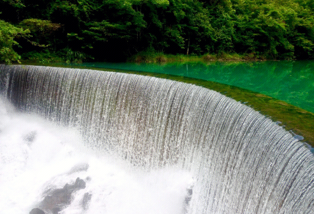 贵州小七孔风景区山水林洞湖瀑自然奇景
