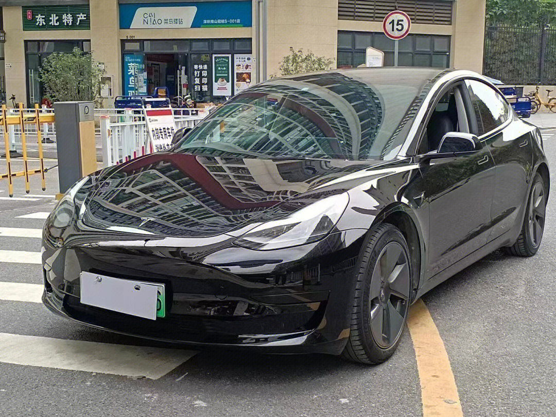 大降价后22年的特斯拉model3现在值多少钱