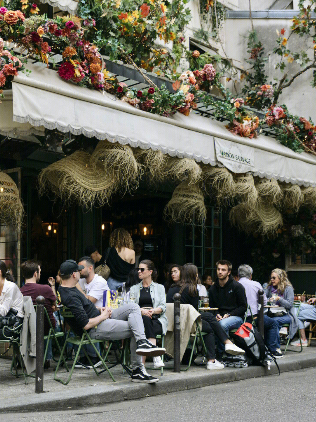 巴黎每个街头咖啡馆都是一道风景