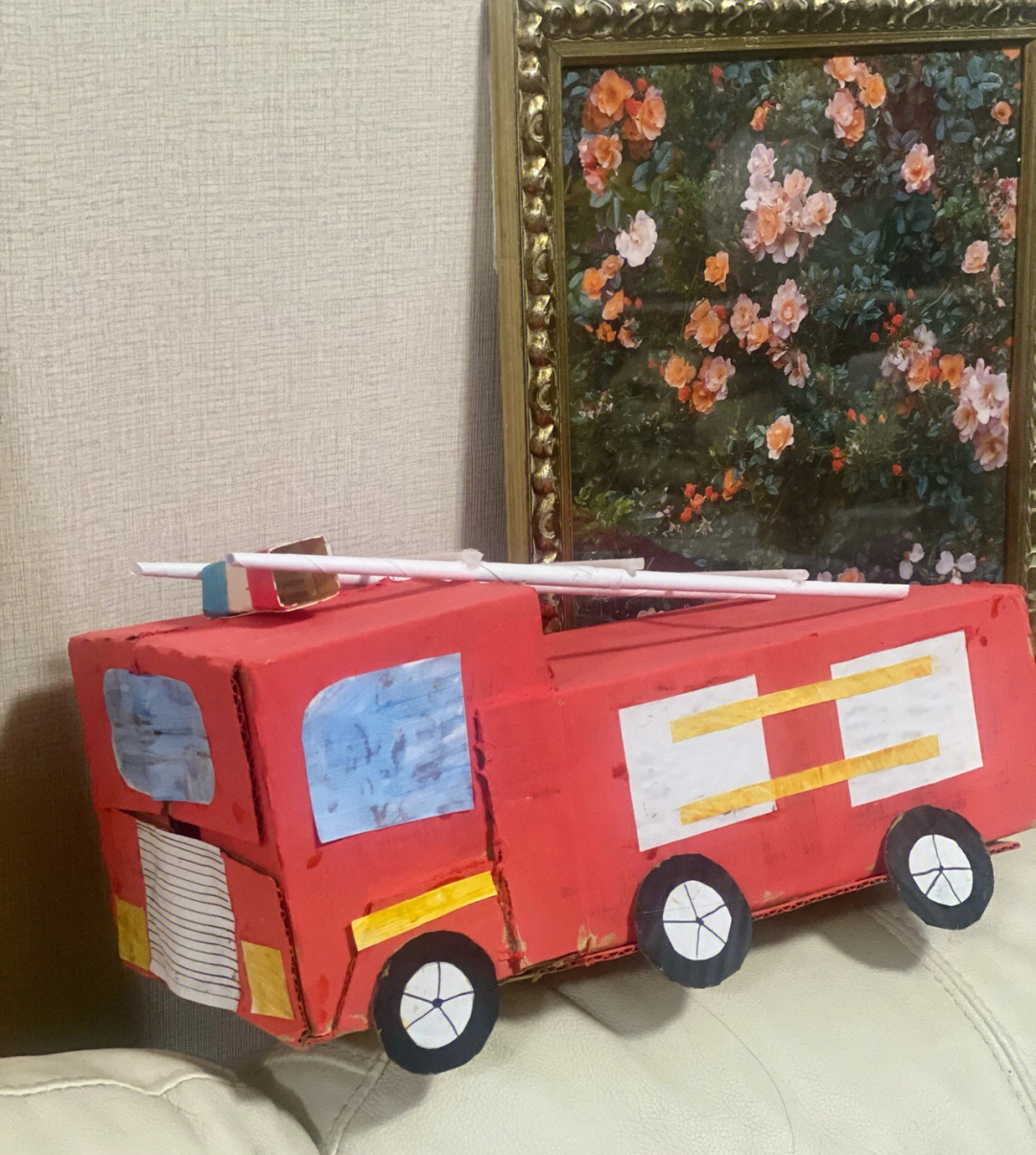 废旧纸盒做消防车教程图片