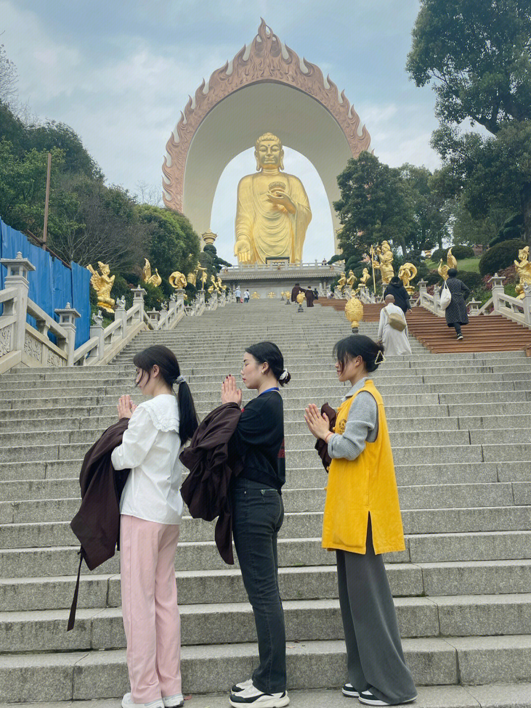 东林寺招女义工们图片