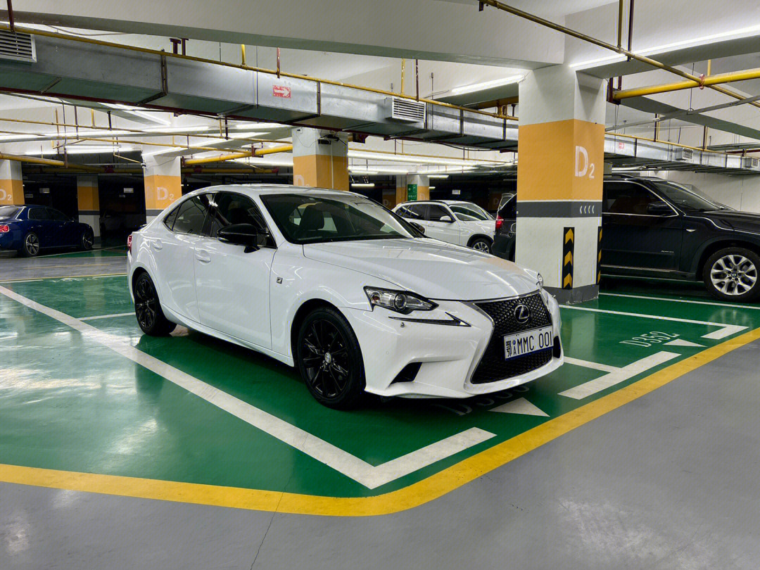 雷克萨斯is250fsport