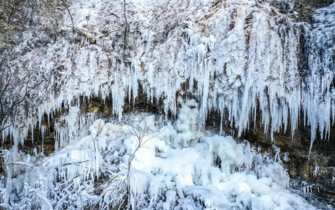 红叶柿岩冰雪乐园图片