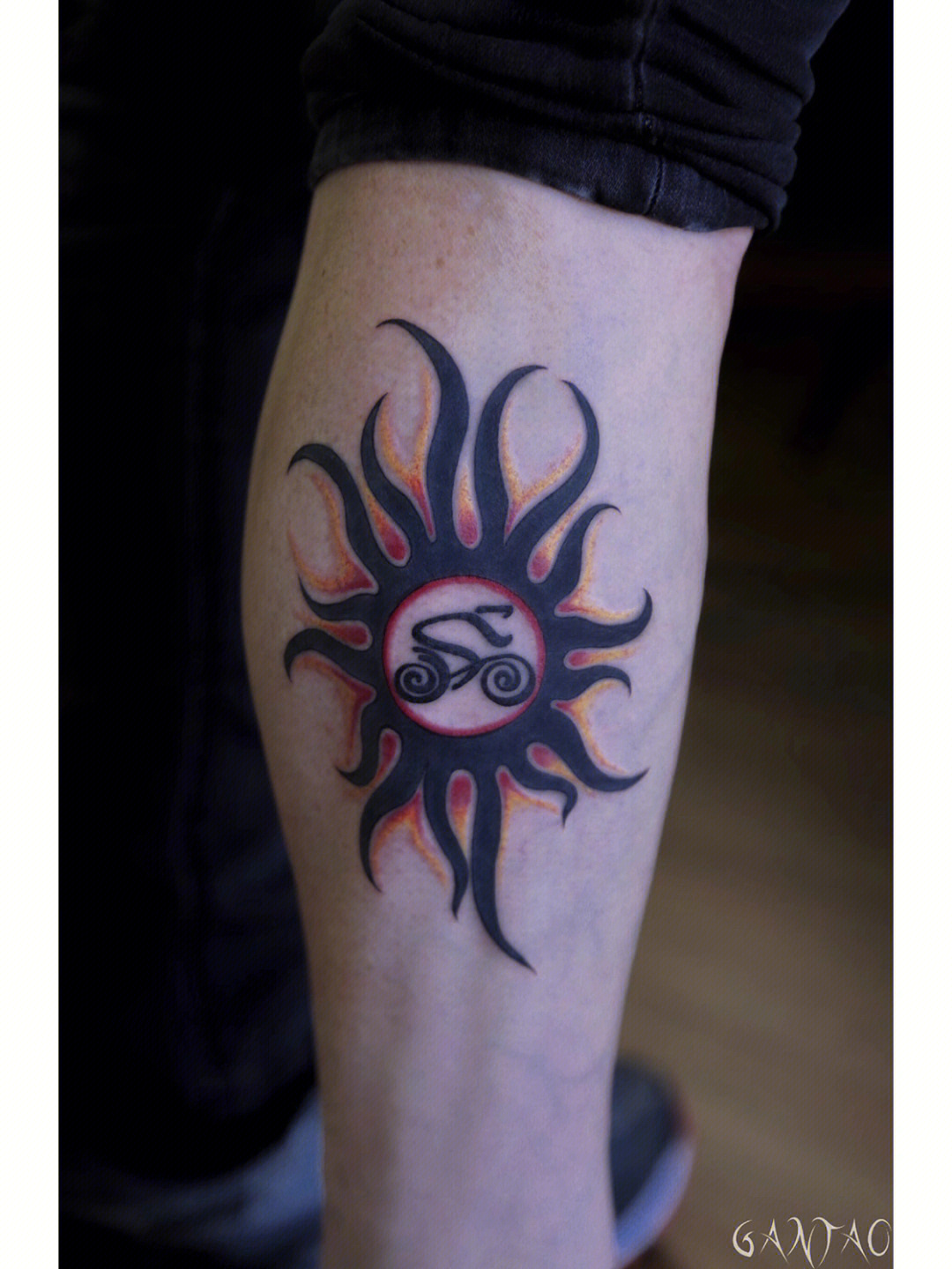 太阳神纹身半甲图片