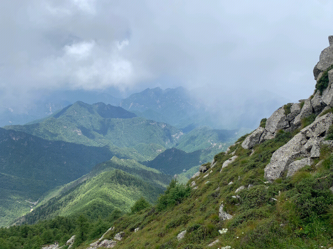 云雾缭绕太白山