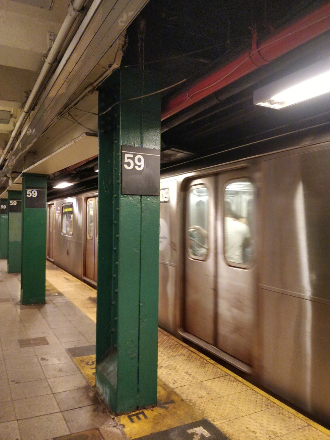 纽约地铁B线图片