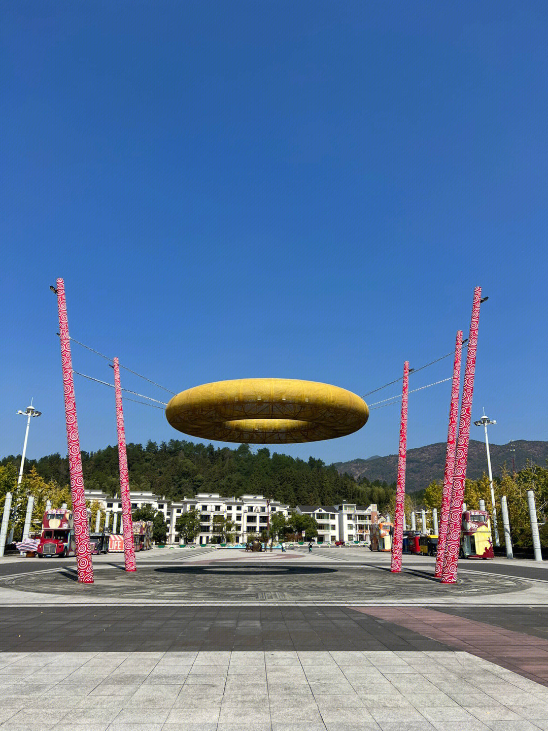 江西省资溪县的面包文化广场的巨型甜甜圈