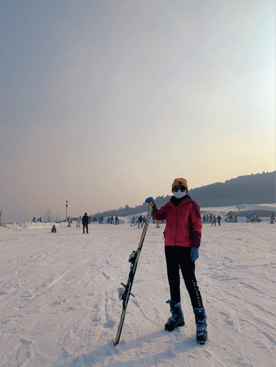 济南蟠龙山滑雪场多大图片