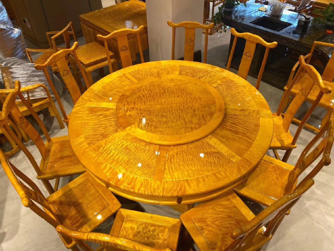 300万金丝楠木桌子图片