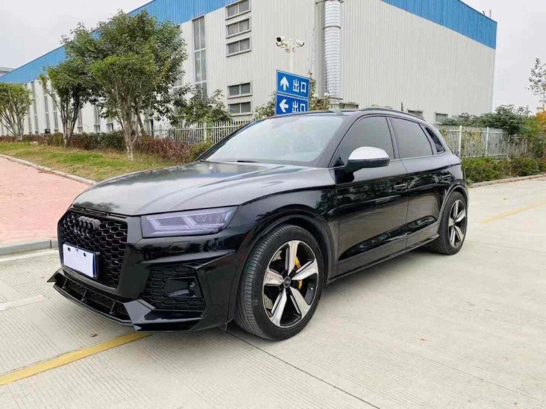 2019年10月奥迪q5l顶配45豪华运动49.98指导价 一手未过户 4.