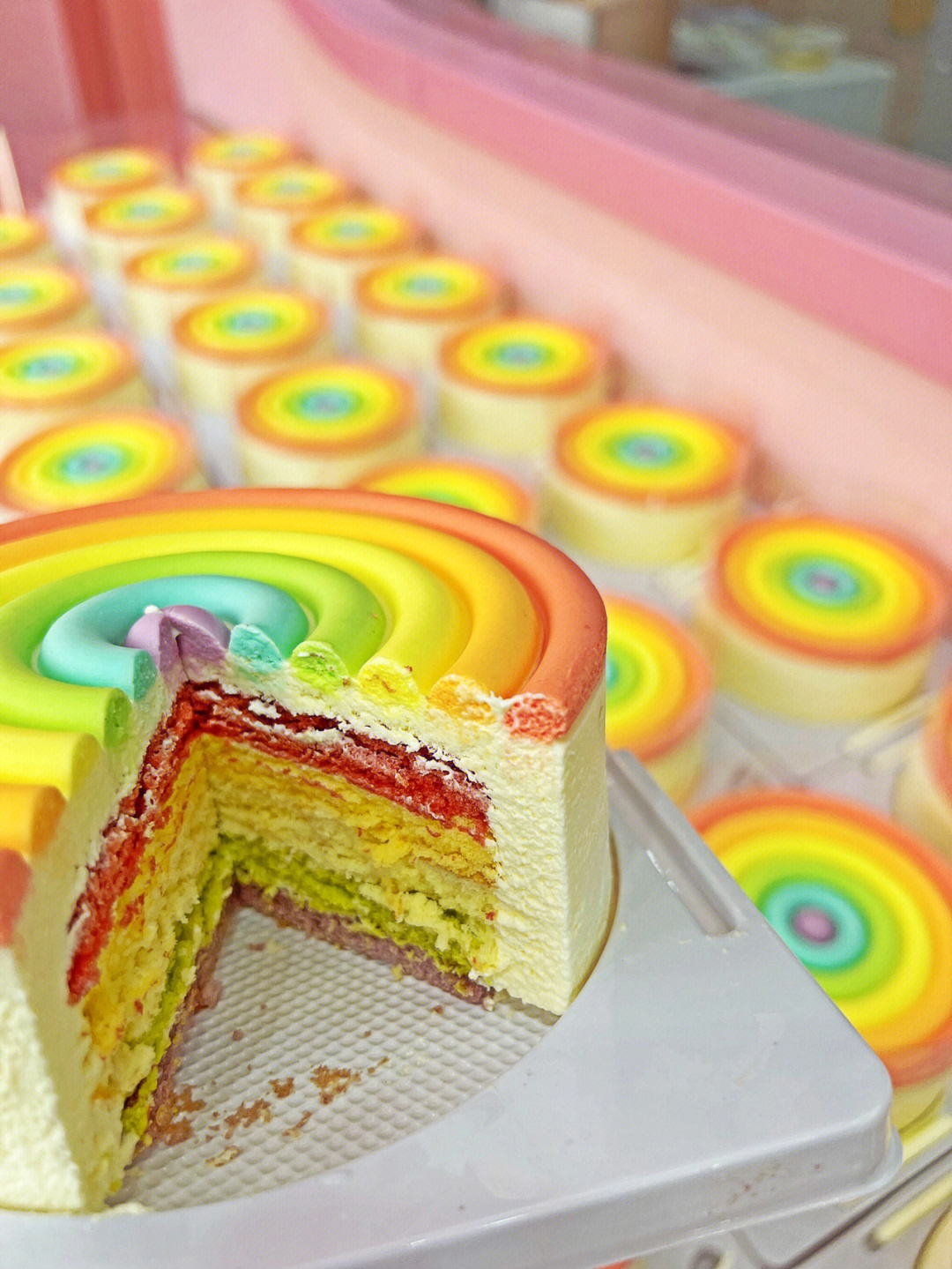 像爱情一样甜蜜超治愈彩虹蛋糕