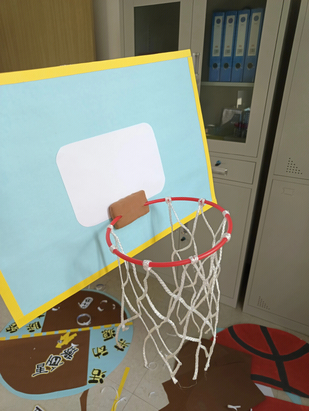 用衣架自制篮球框图片