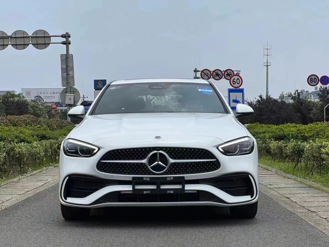 奔驰二箱车型 c200图片