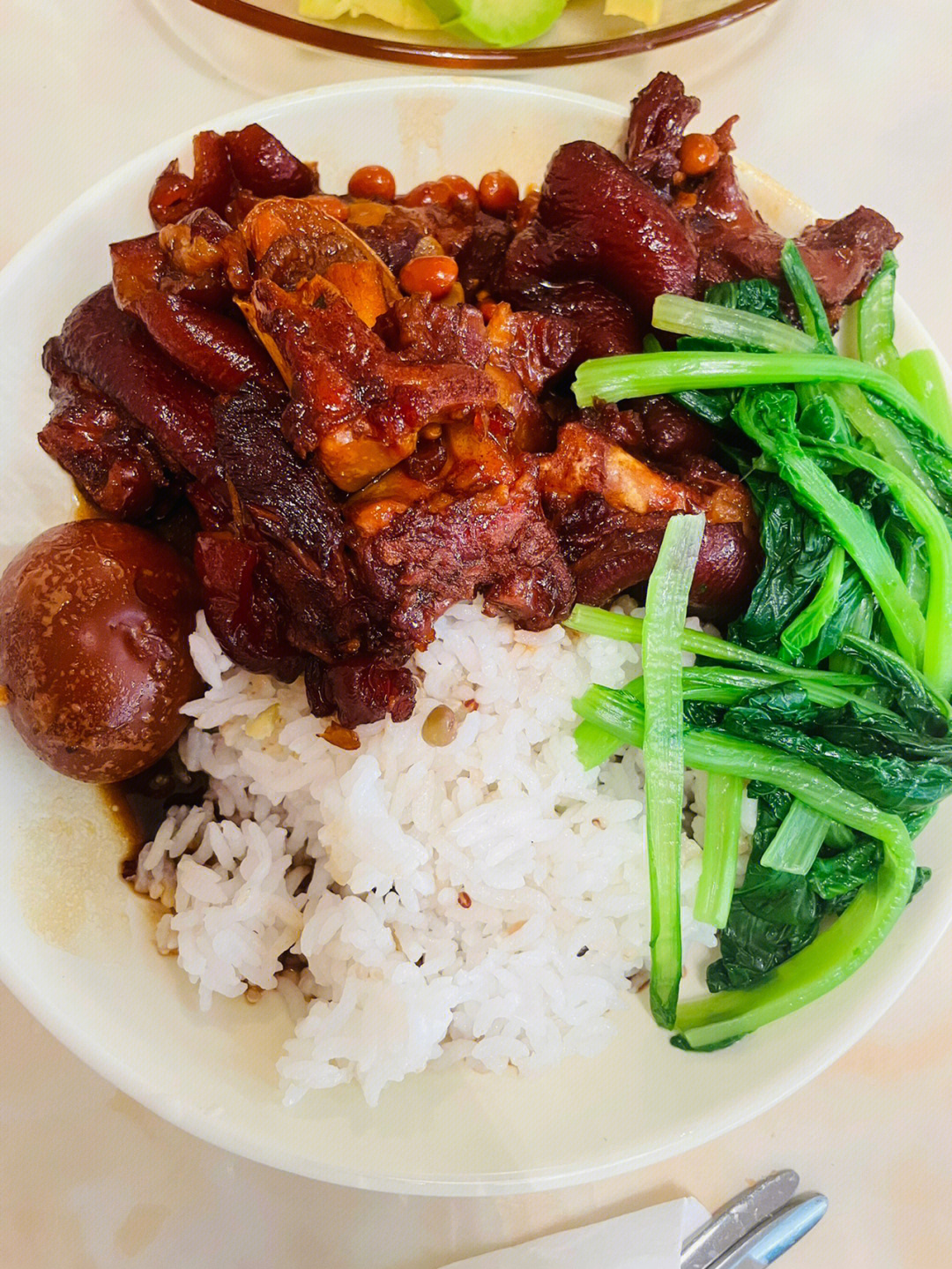 今天盘它,隆江猪脚饭,做个被投喂的幸福人儿原料:猪蹄(买时可直接让人