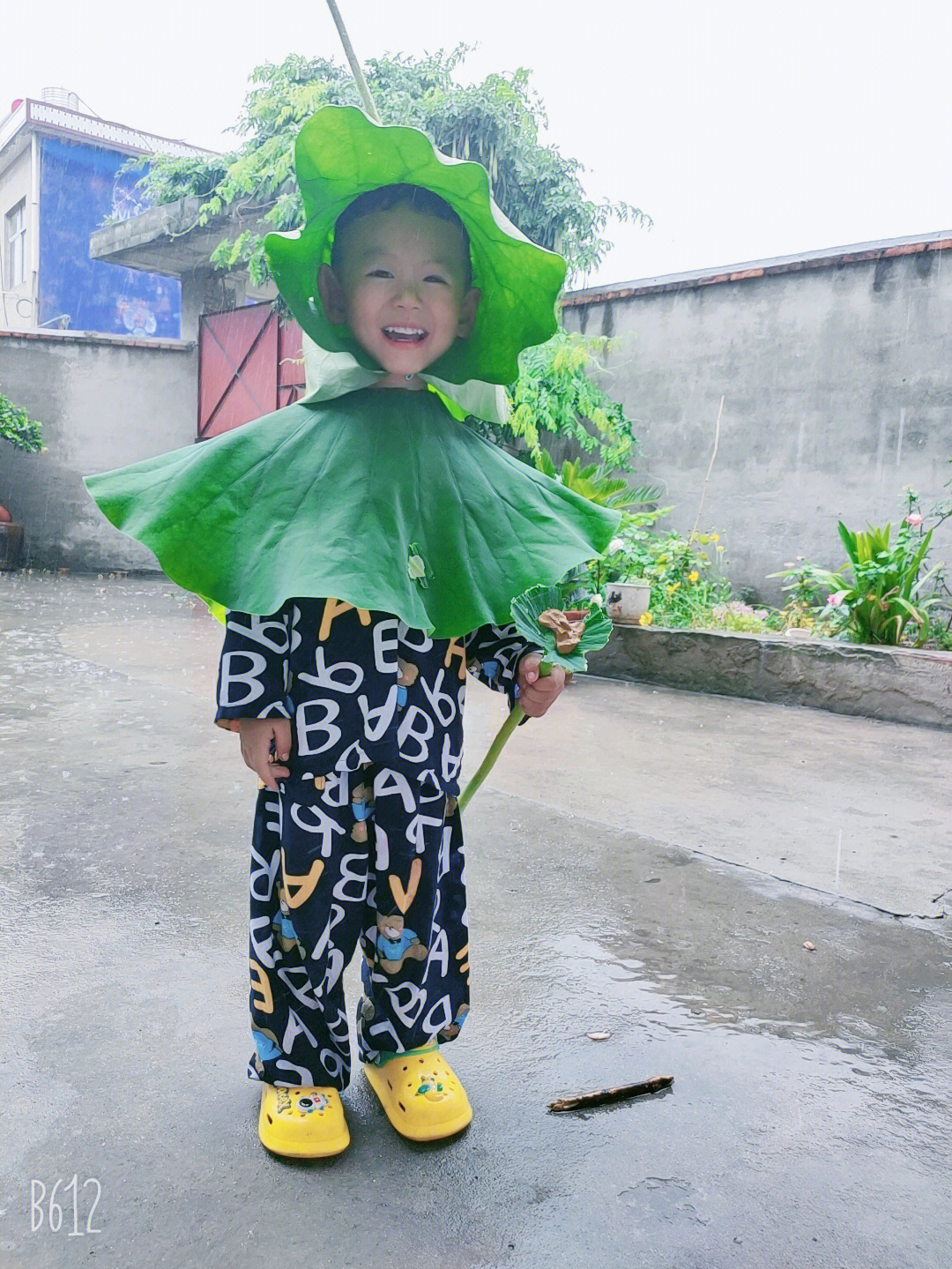 下雨天21度幼儿园穿衣图片