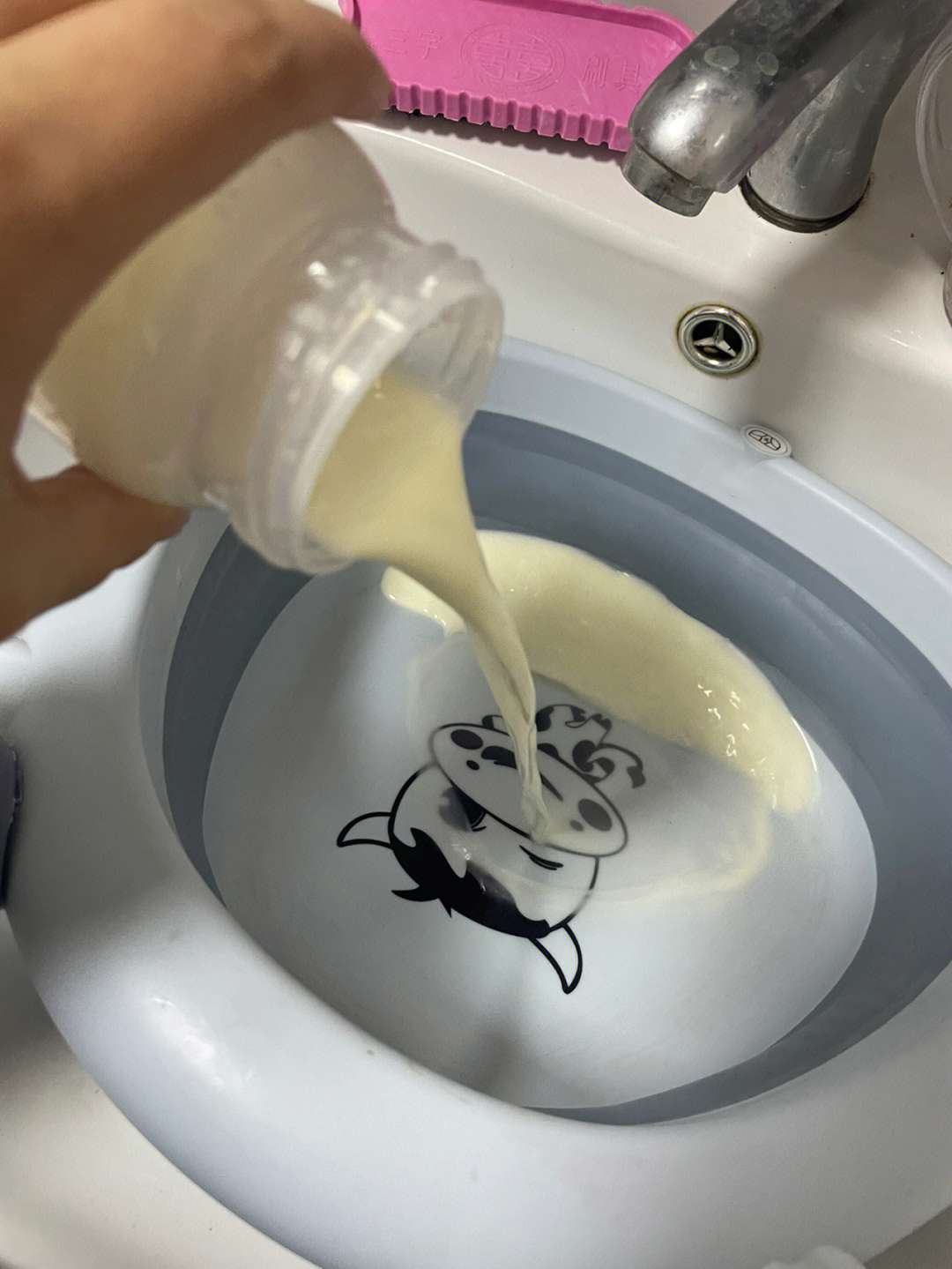 奶水自己流两边图片