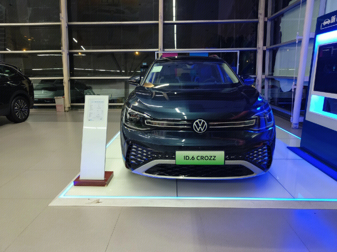 6crozz这款纯电动 suv,新车定位中大型智能纯