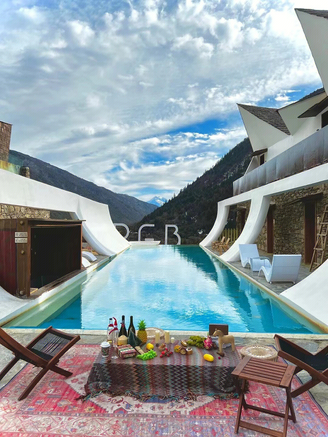 2900海拔的民宿90:「康定市」rgb雅拉野奢温泉酒店整体打造野外奢华