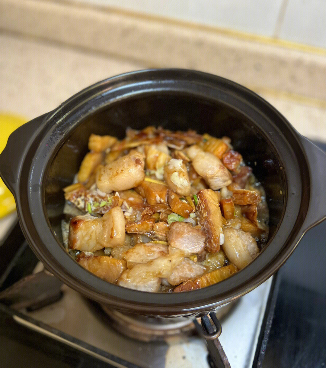湛江家庭菜式咸鱼腩肉煲