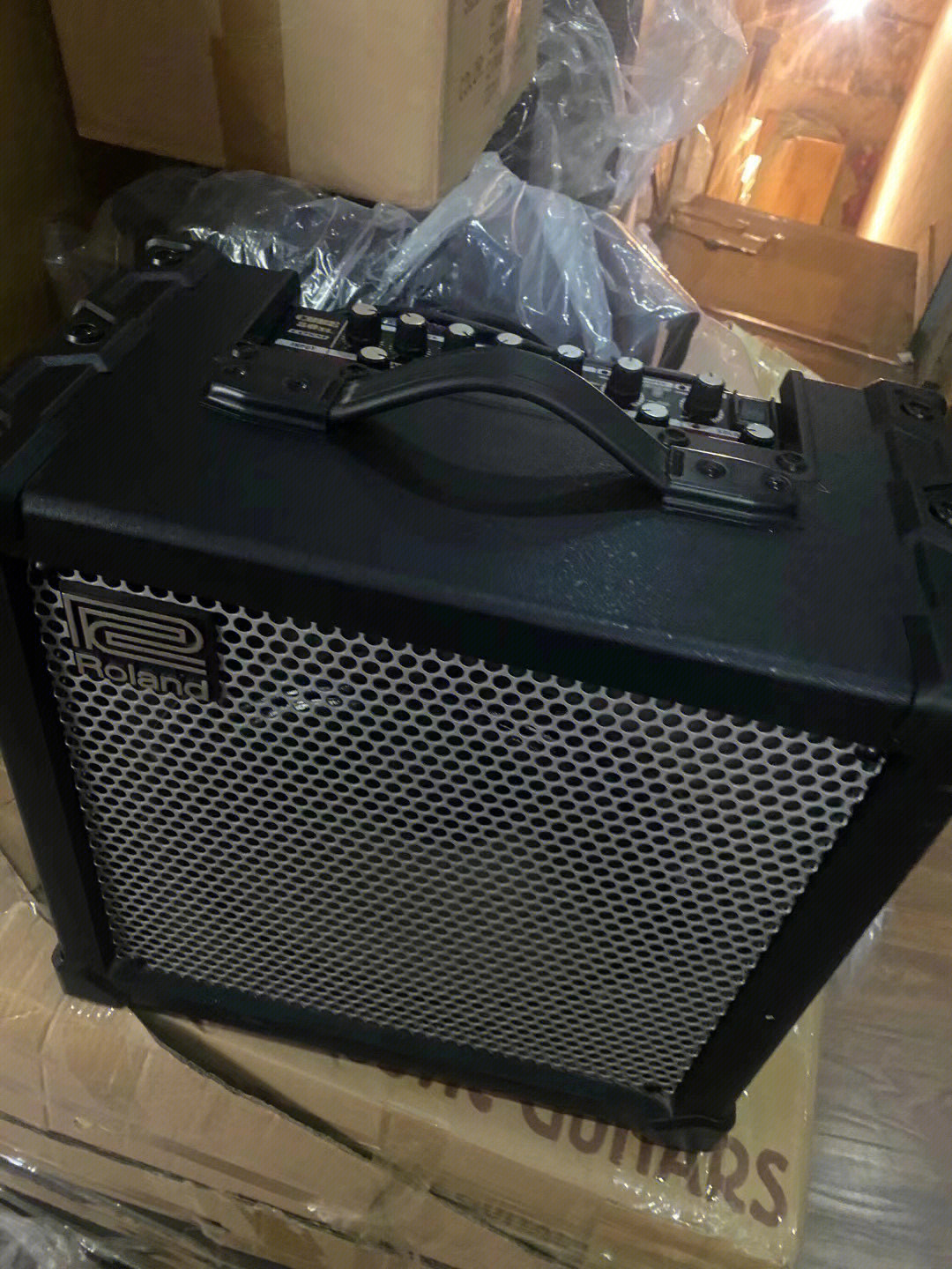 出一台roland cube 80xl 电吉他音箱,75瓦,内置效果器