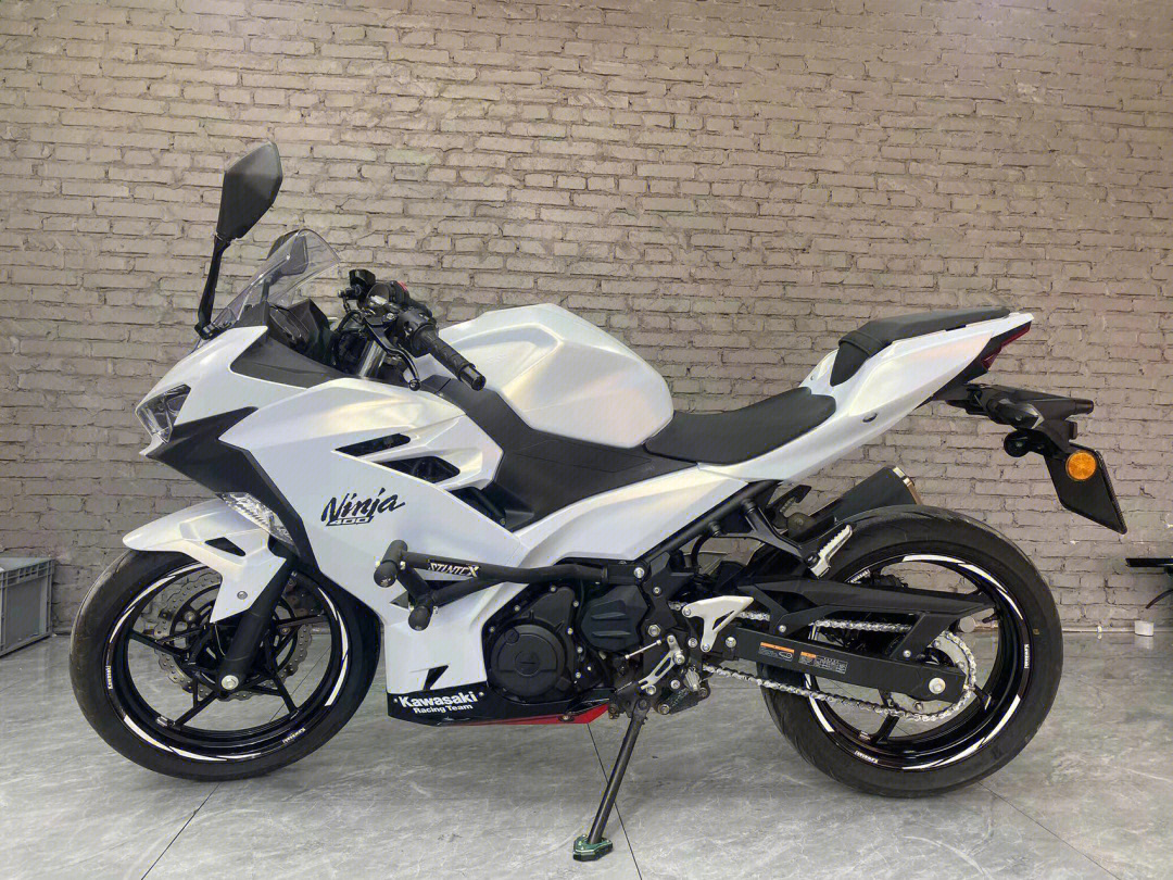 ninja400贴膜白变金