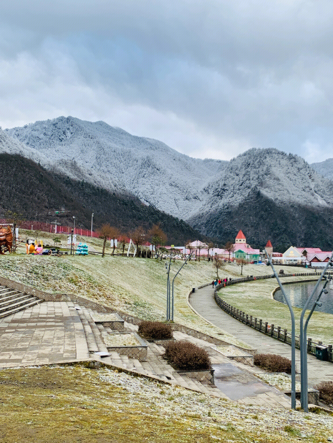 西岭雪山雪道图图片